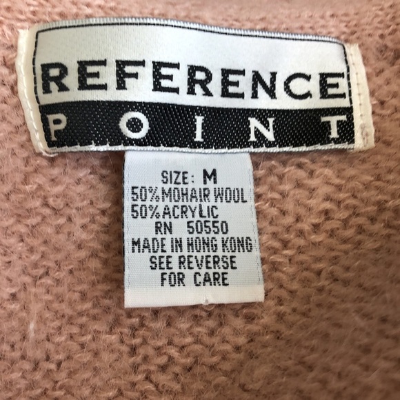 Reference Point Crop Top - Picture 4 of 4